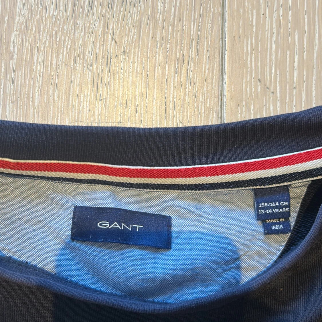 Mörkblå sweatshirt från GANT - 1