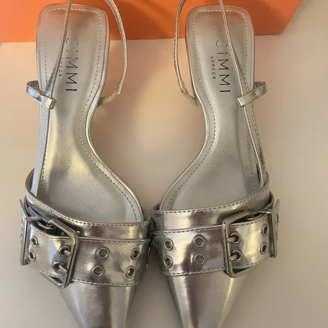 Silvriga klackar från Simmi London - 1