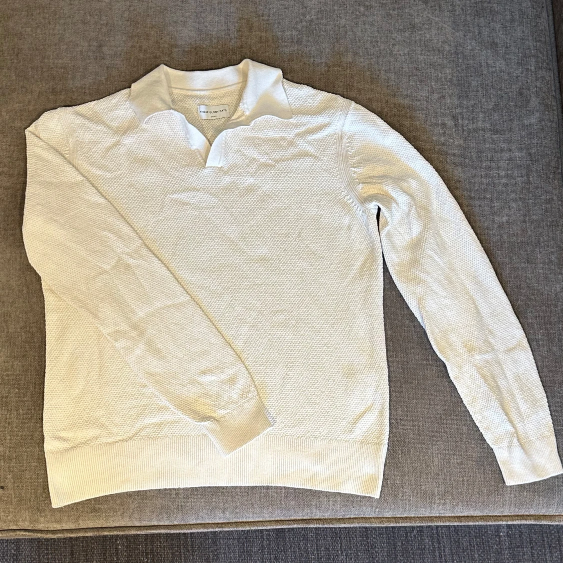 Vit pikétröja från These Glory Days