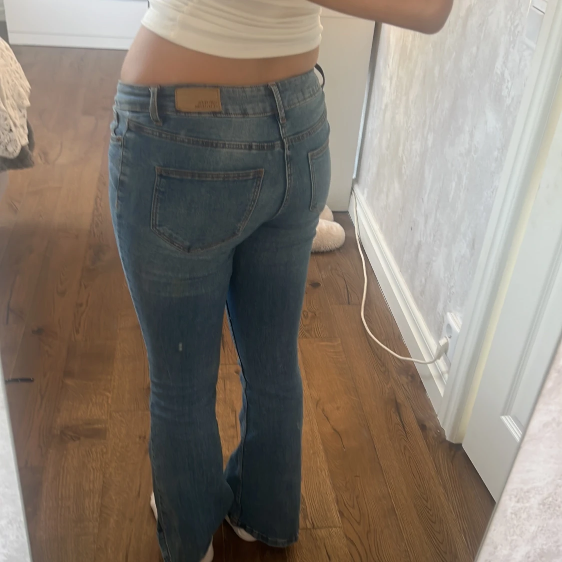 Blå jeans med bootcut - 1
