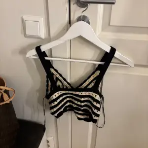 Säljer denna topp från bianca ingrossor kollektion med ginatricot i storlek S. 