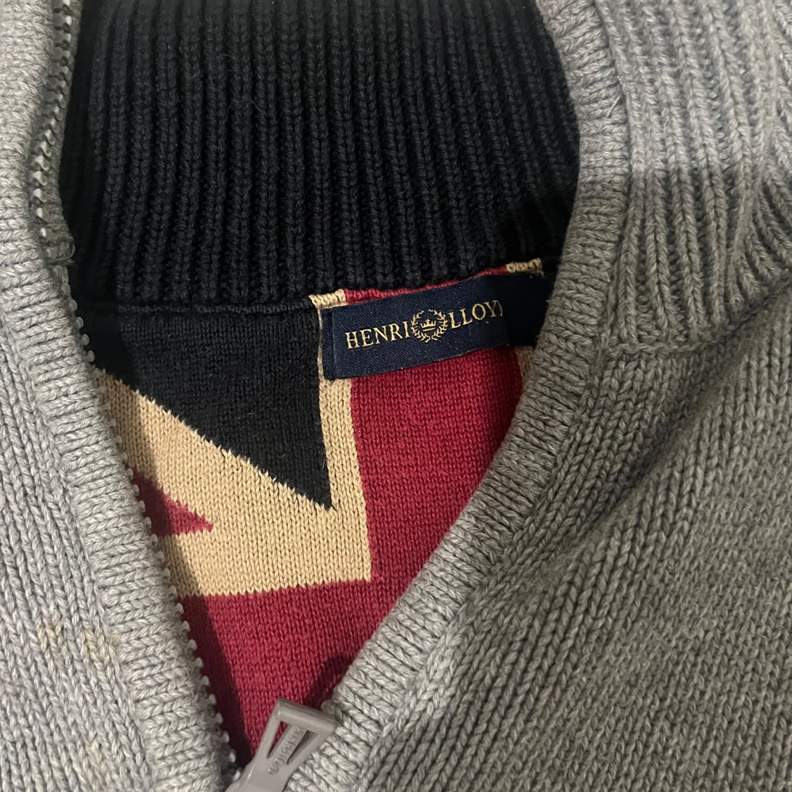 Grå tröja med dragkedja från Henri Lloyd - 1