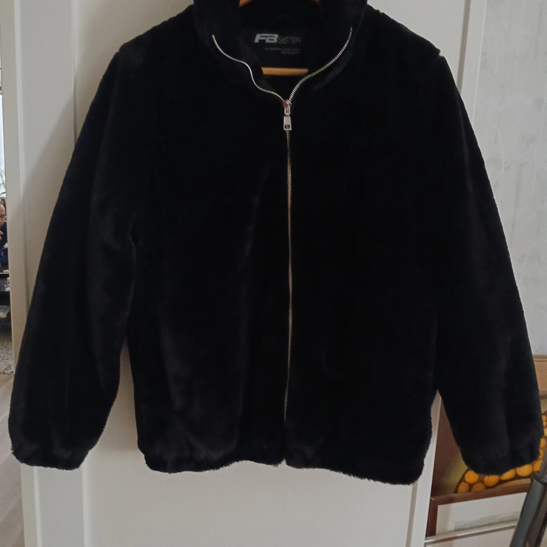 Svart pälsjacka från FB Sister stl XS