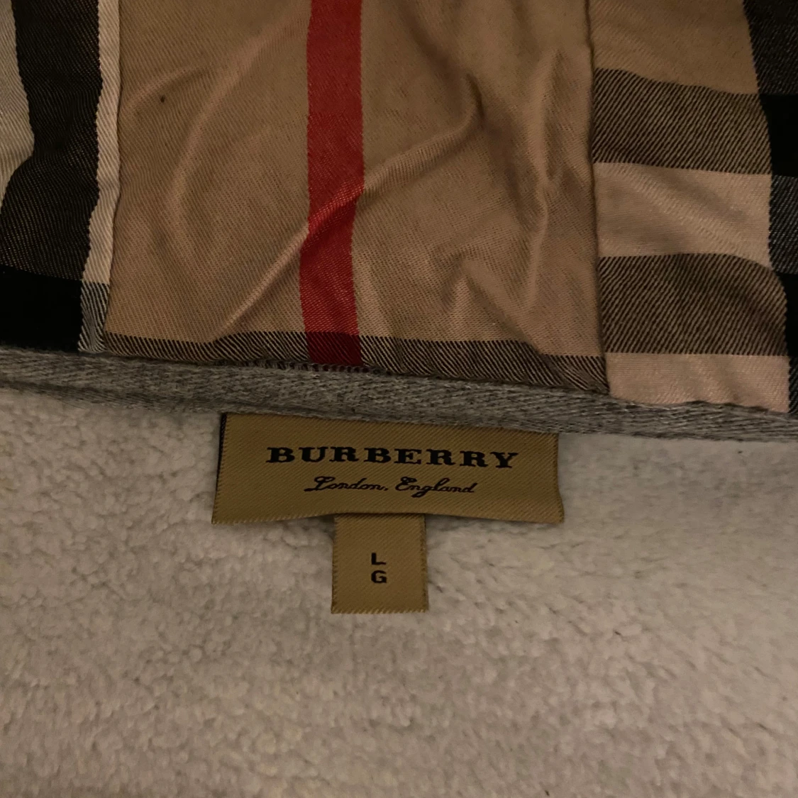 Grå huvtröja från Burberry - 2