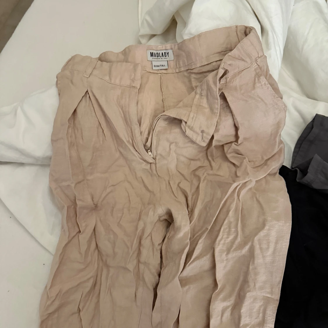 Beiga linnebyxor  från Madlady - 2