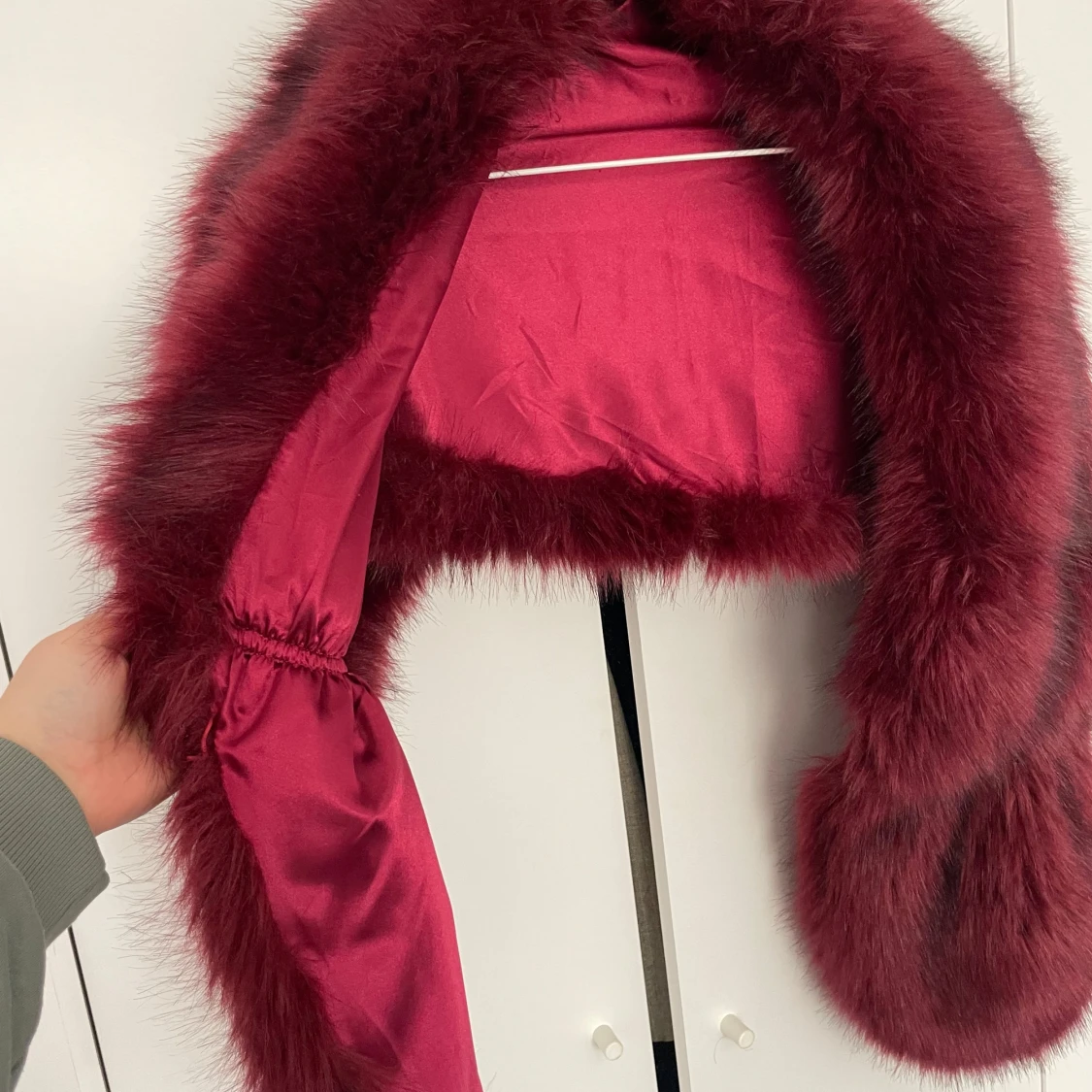Vinröd päls - 1