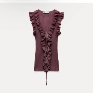 Söker denna - Söker denna i antingen grön eller denna lila färg!! Xs eller s