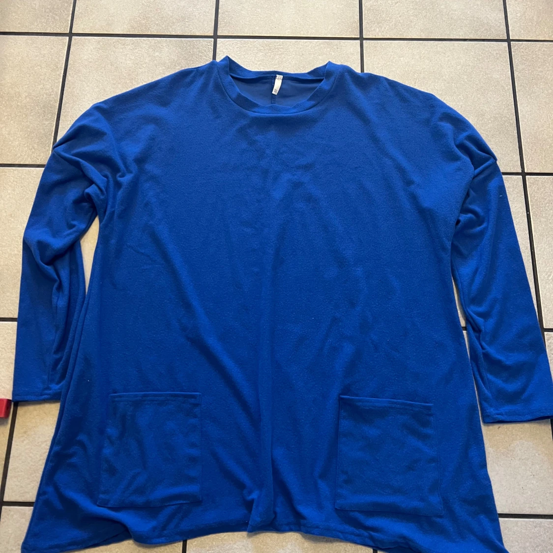 Blå långärmad tröja