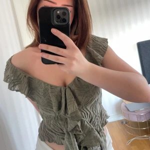 Zara topp - Jätte fin zara topp med volanger, storlek S🪩🎱 aldrig använd