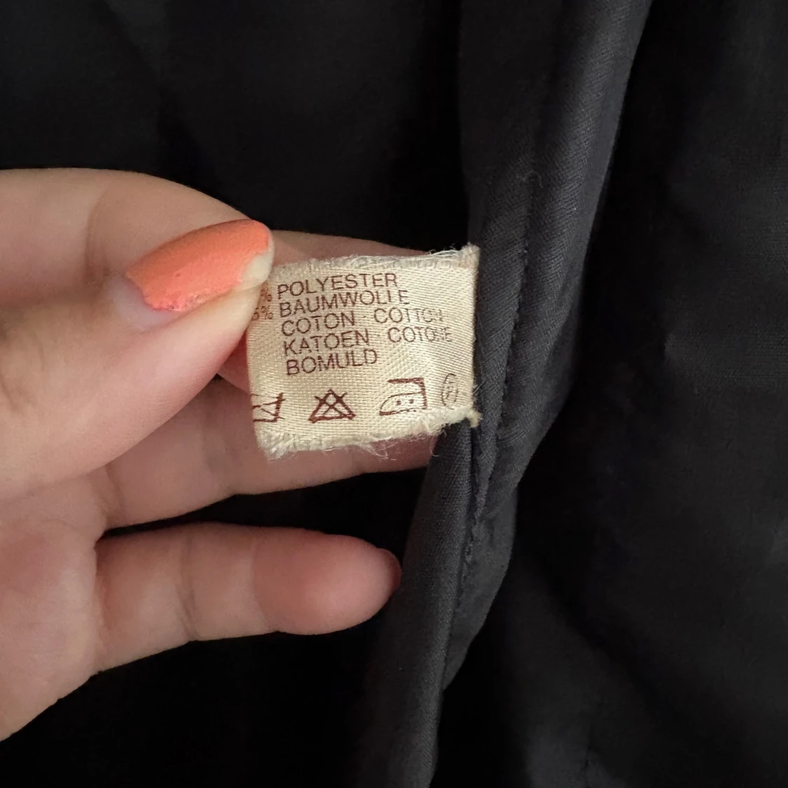 Svart lång kappa med fuskpäls från Glen - 2