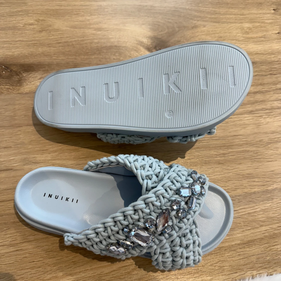 Blå stickade sandaler från Inuikii - 2