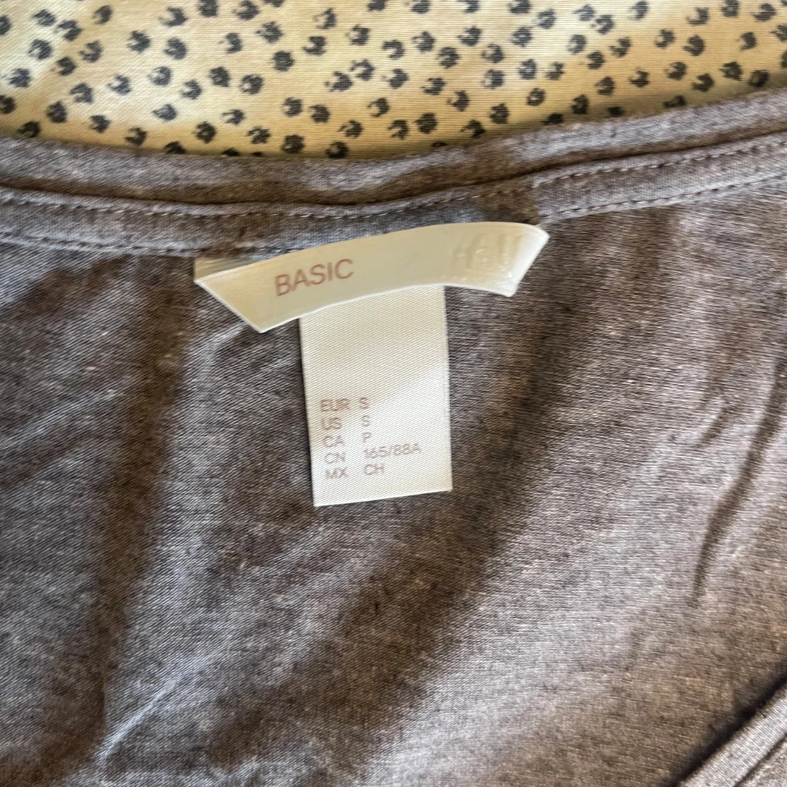 Grå basic v-ringad topp H&M S - 1