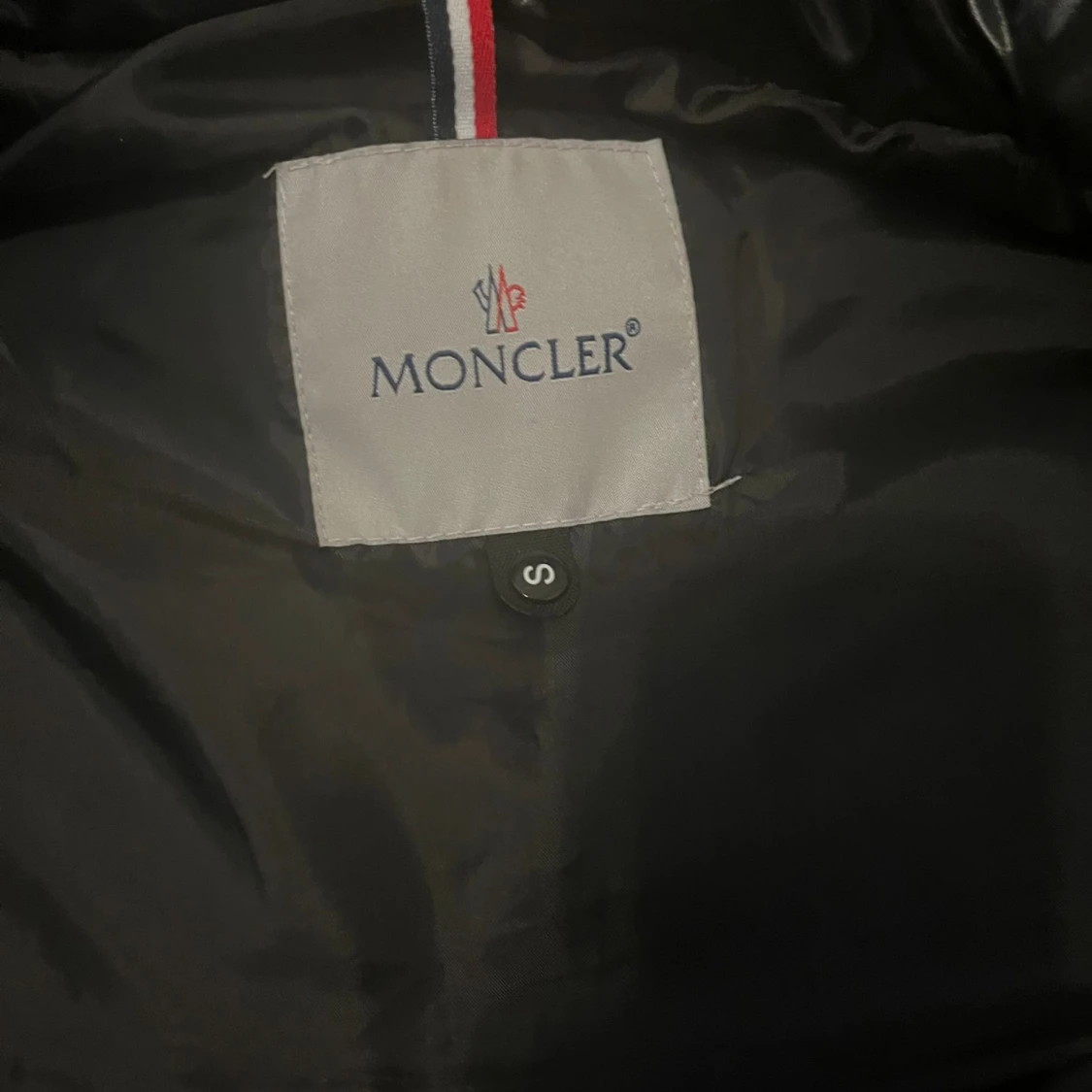 Svart dunväst från Moncler med huva - 3