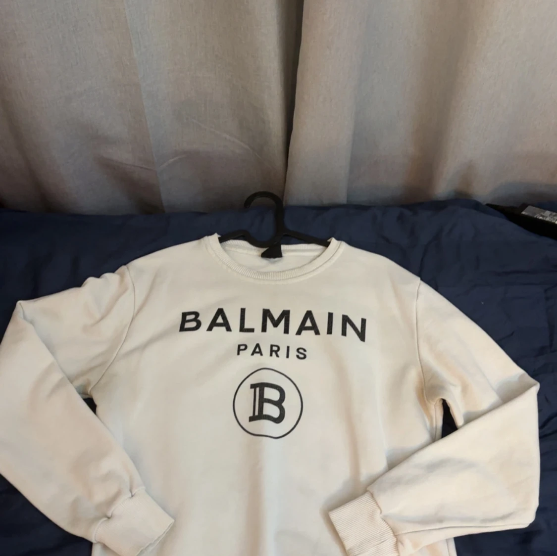 Vit sweatshirt från Balmain Paris