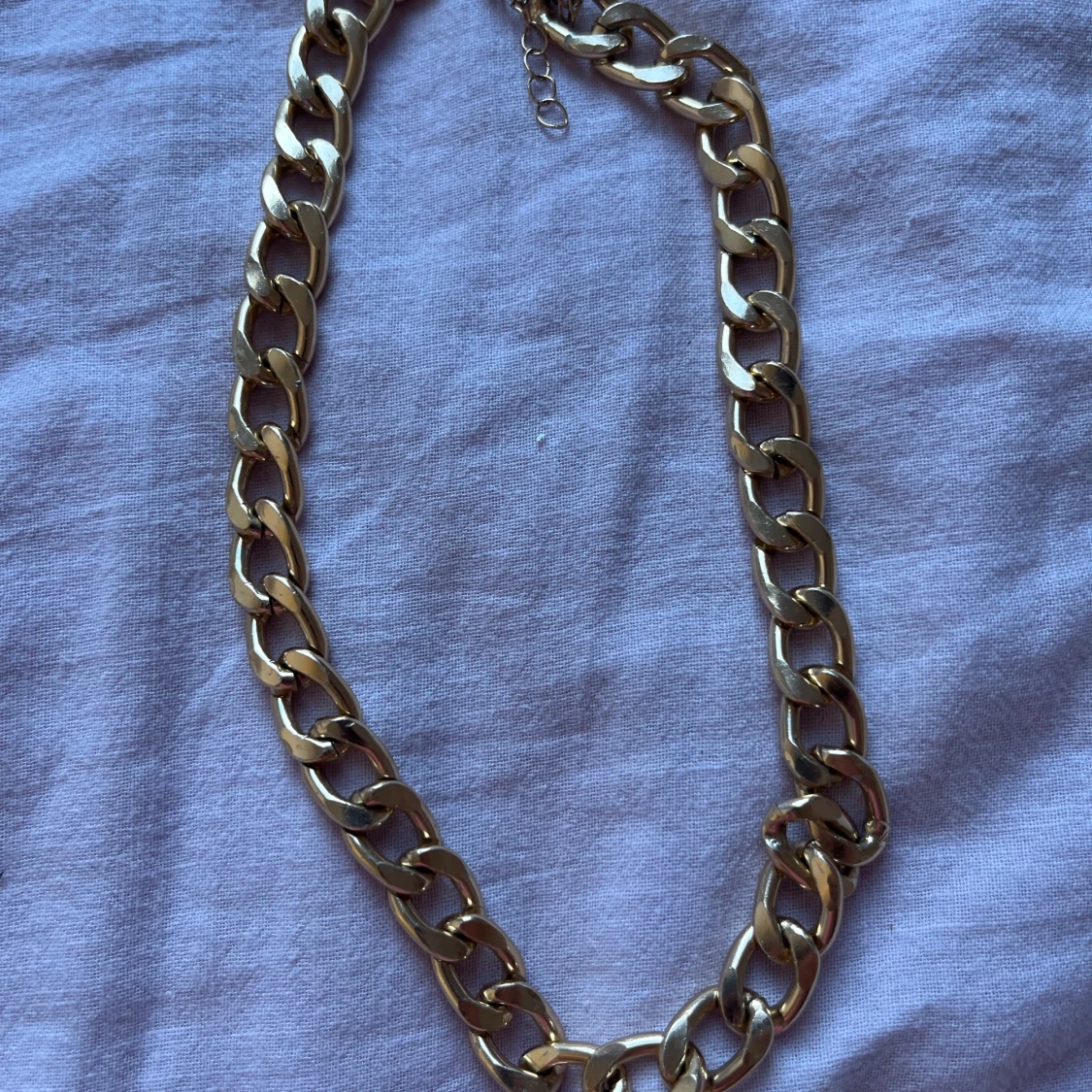 Chunky guldfärgat halsband