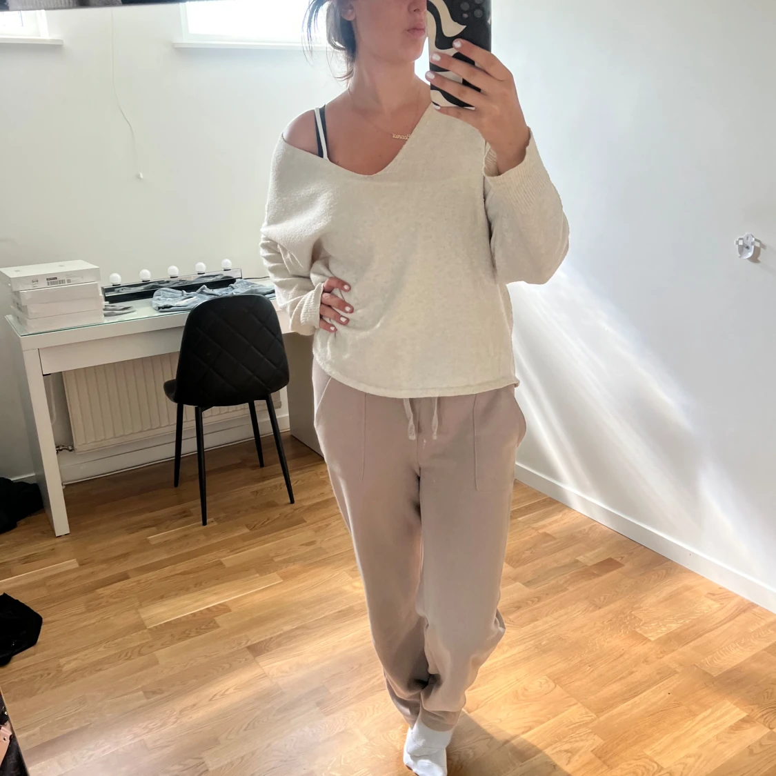 Beige v-ringad stickad tröja Vero Moda - 1