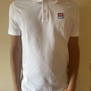 Diesel Piké  - En riktigt skön och snygg piké som aldrig använts och är helt ny med etikett. En bra passform och passar dig som har M och L. Tröjan finns i Göteborg men kan såklart fraktas ifall de behövs. Mvh Anton 