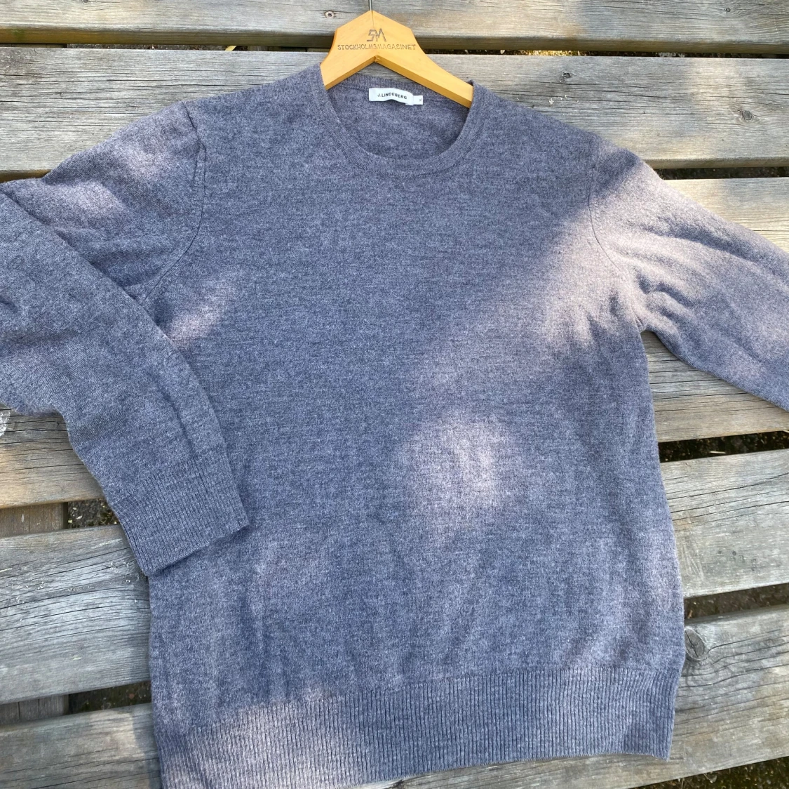 Grå stickad tröja från J.Lindeberg - 1