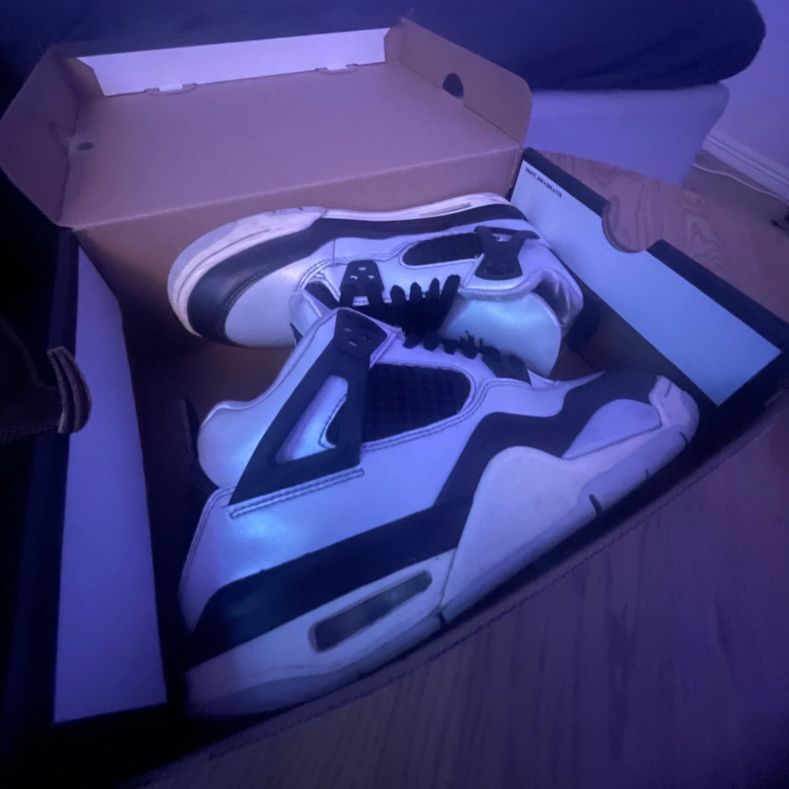 Air Jordan 4 Retro Pure Platinum/Gold - 2