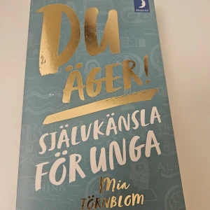 Du äger! Självkänsla för unga - En peppande bok för unga om att stärka sin självkänsla och våga tro på sig själv. Med enkla tips och övningar hjälper Mia Törnblom dig att hantera känslor, hitta motivation och bli den viktigaste personen i ditt eget liv.
