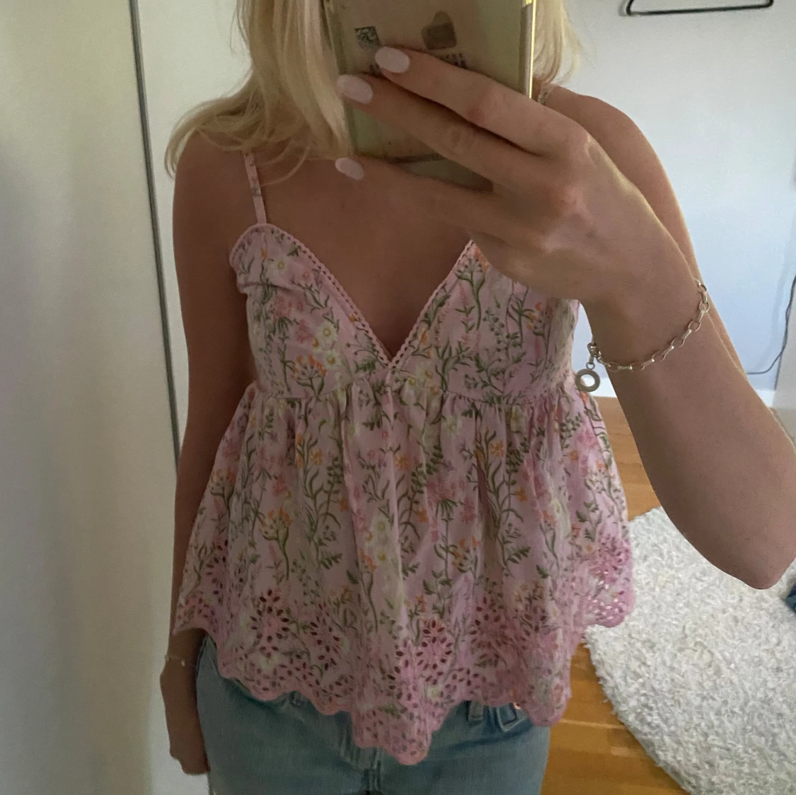 Rosa blommig linnetopp från BikBok