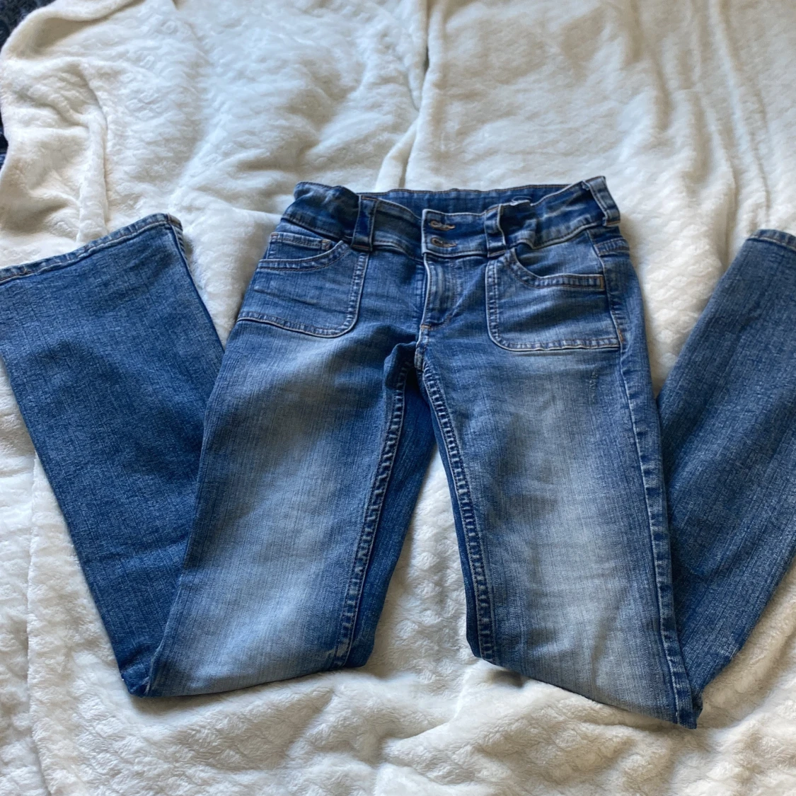 Bootcut jeans från h&m - 2