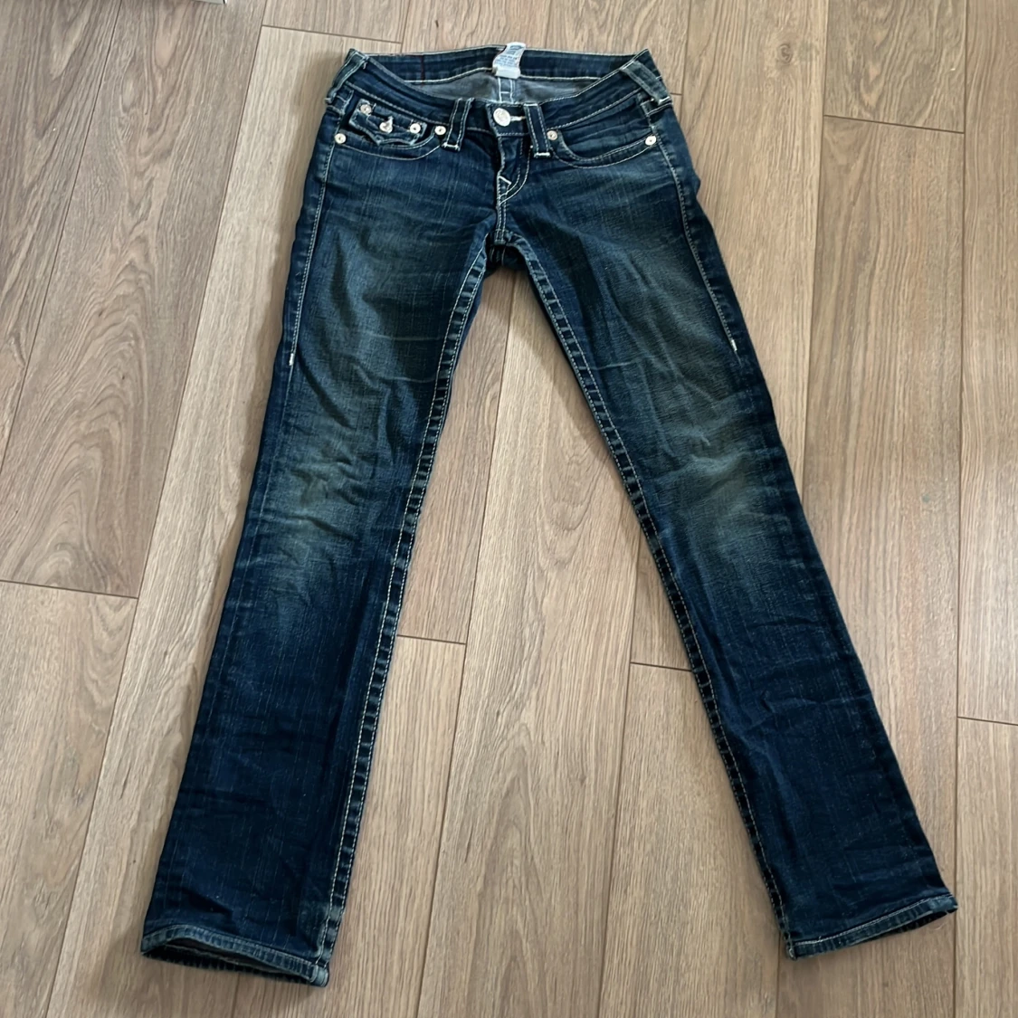 True Religion blå jeans med kontrastsömmar - 2