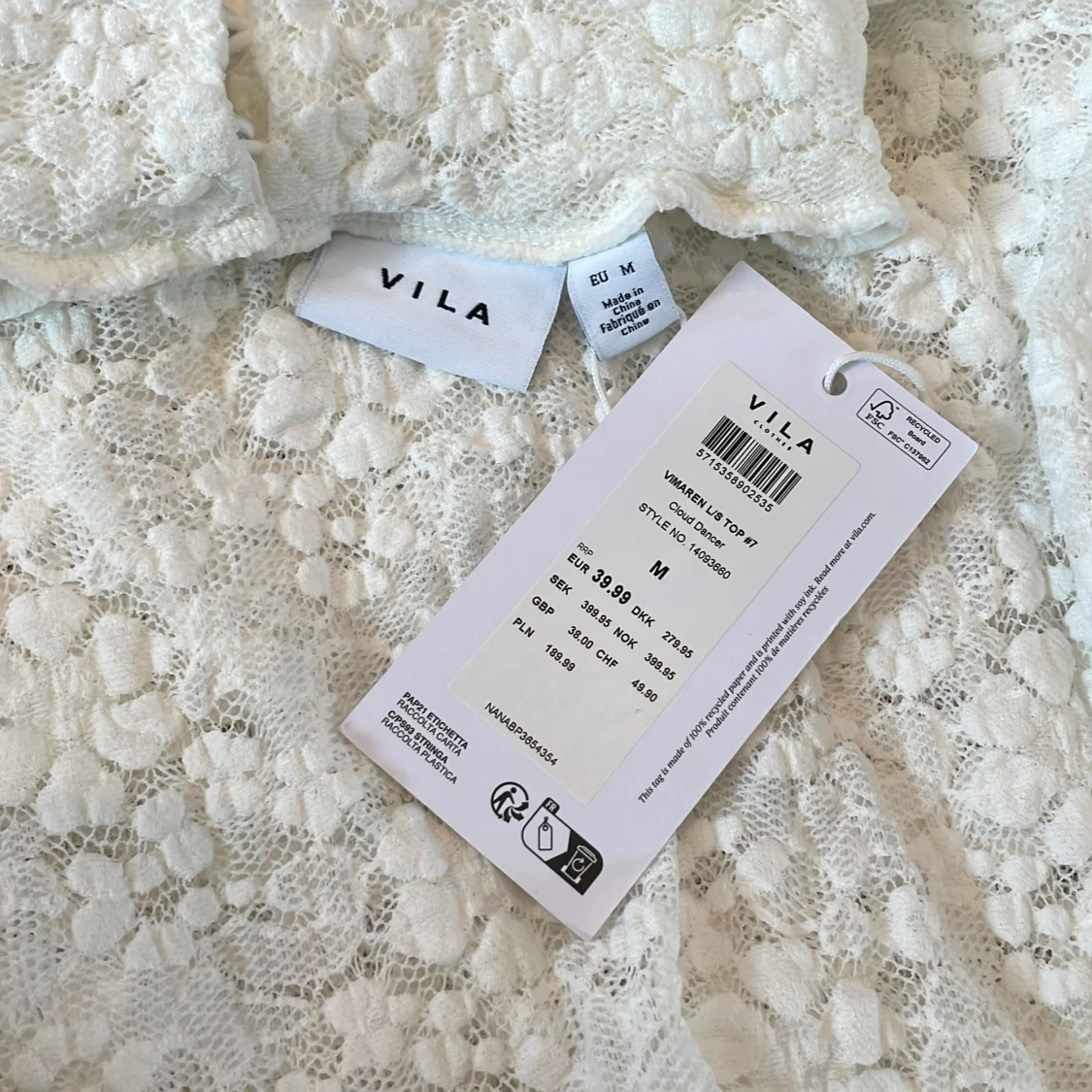 Vit spetsblus från VILA, storlek M - 2