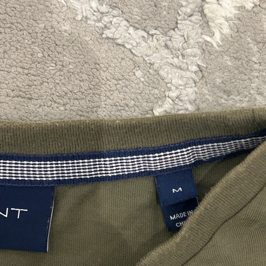 Olivgrön GANT t-shirt med logga - 1