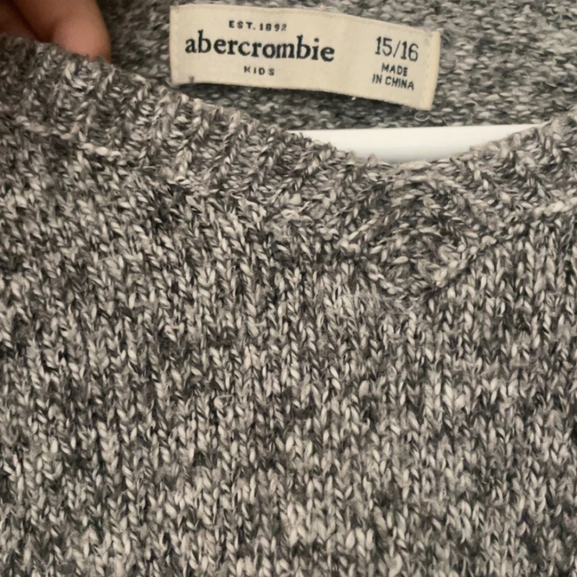 Grå stickad tröja Abercrombie - 1