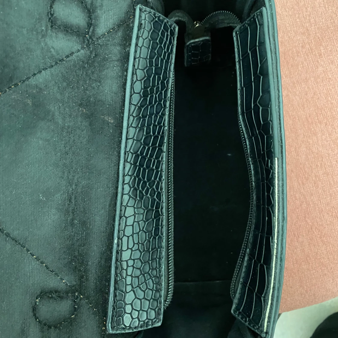 Svart axelremsväska - 2