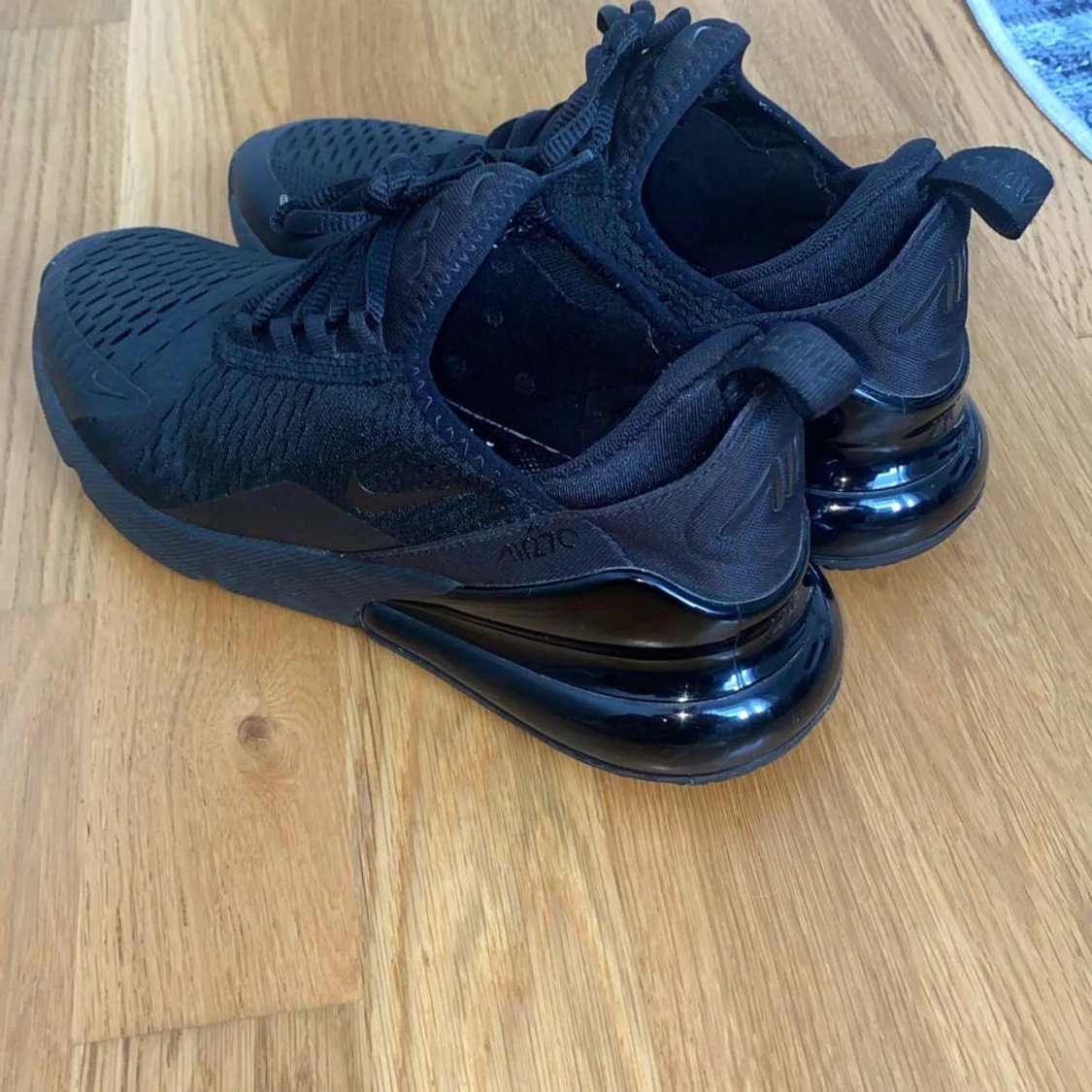 Svarta Nike Air Max 270 sneakers - 2