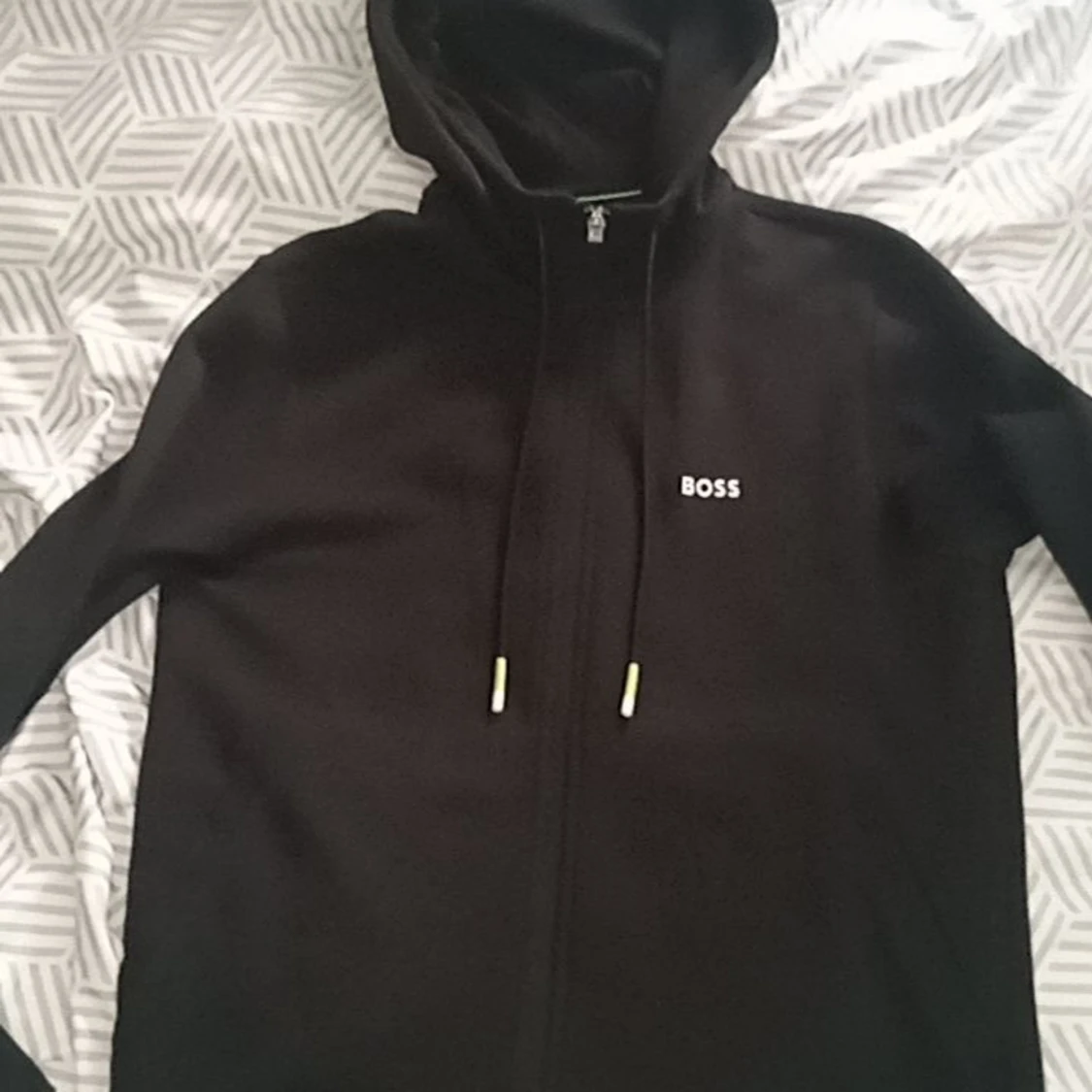 Svart hoodie från Boss - 1