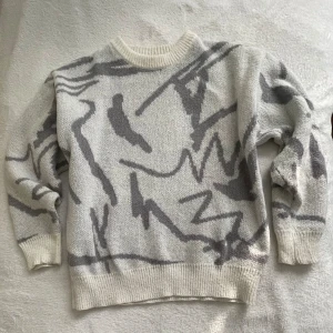 Stickad Overshirt - Skick 8.5/10 storlek M men passar oxå S