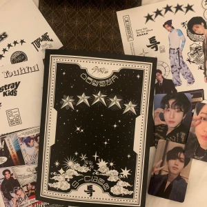 Stray kids 5-star album - Stray kids 5-star standard version. Kommer med allt förutom att några klistermärken saknas, kommer med 2 vanliga pcs + 1 pob