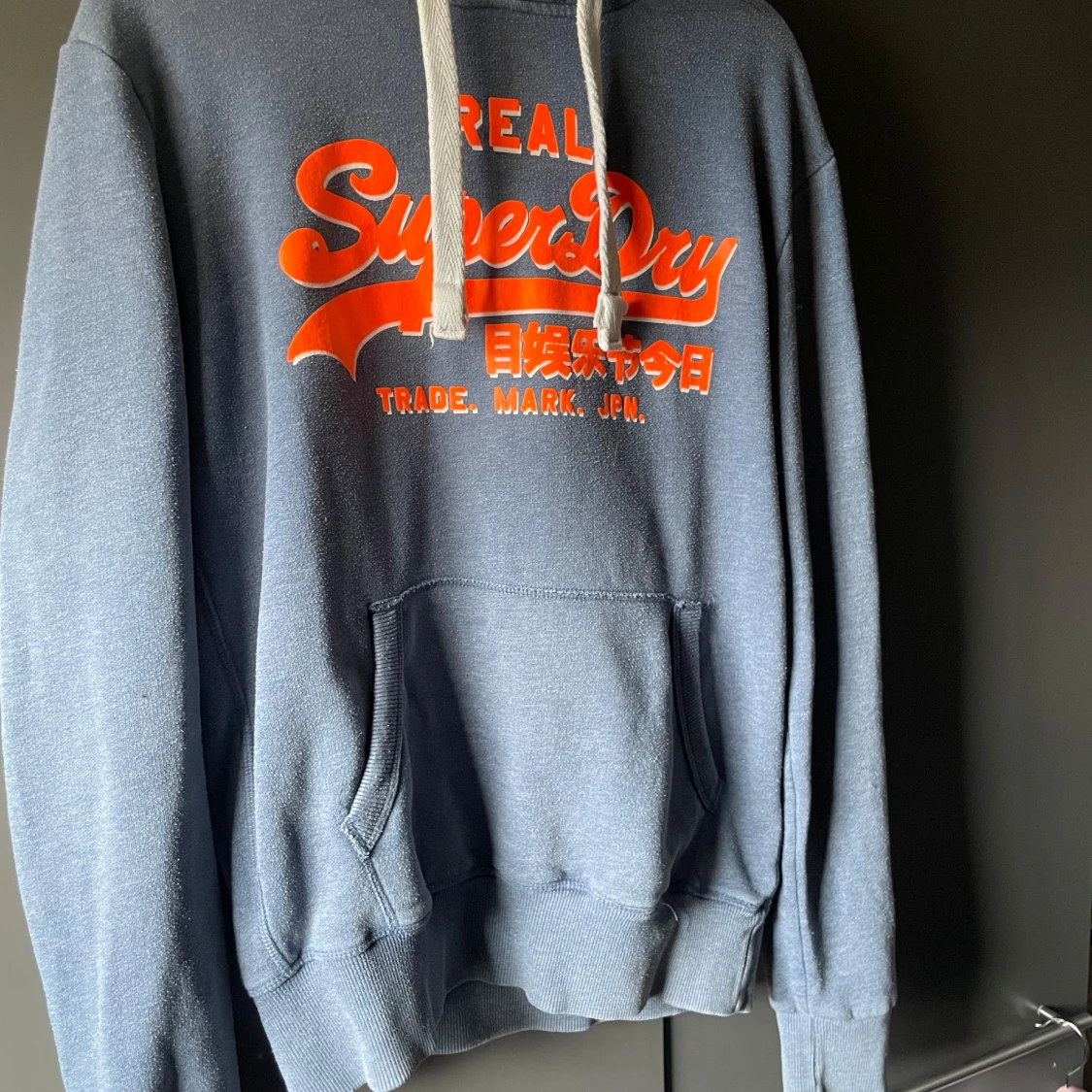 Blå hoodie från SuperDry