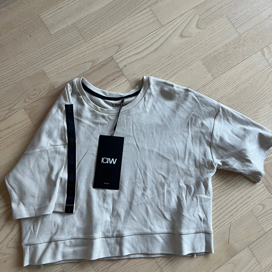 Beige t-shirt från ICANIWILL