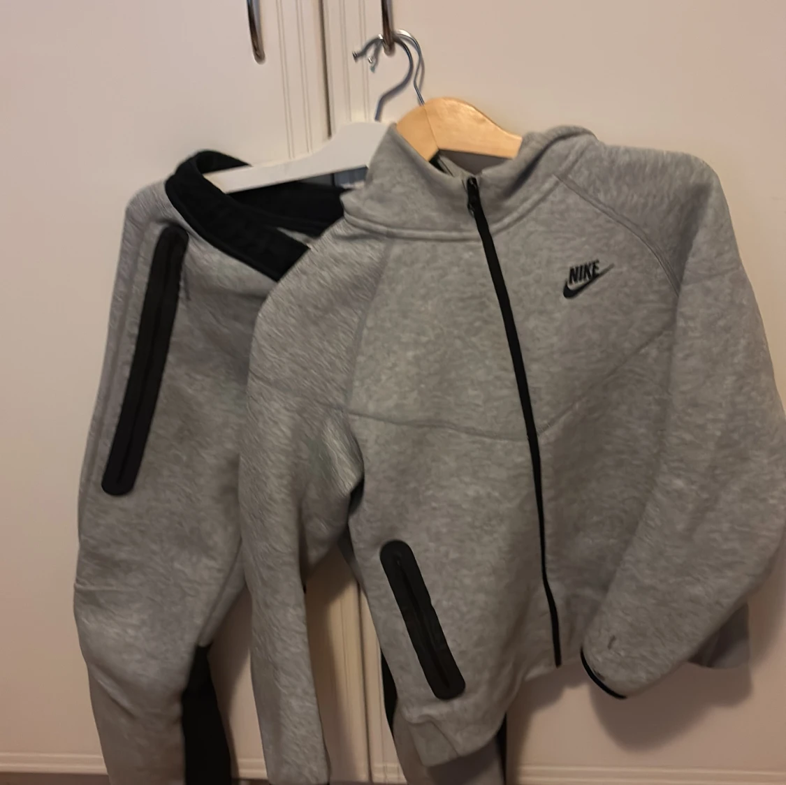 Grå träningsset från Nike - 4