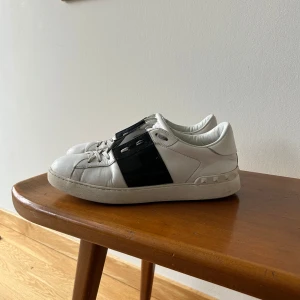 Valentino open - Snygga valentinos, passar perfekt in för sommaren och för dig som vill ha ett par snygga och bekväma skor!