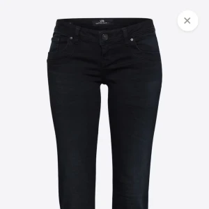Svarta jeans från LTB - Snygga svarta jeans från LTB i modellen Valeria. Dom är helt nya aldrig använt och lapparna sitter kvar 