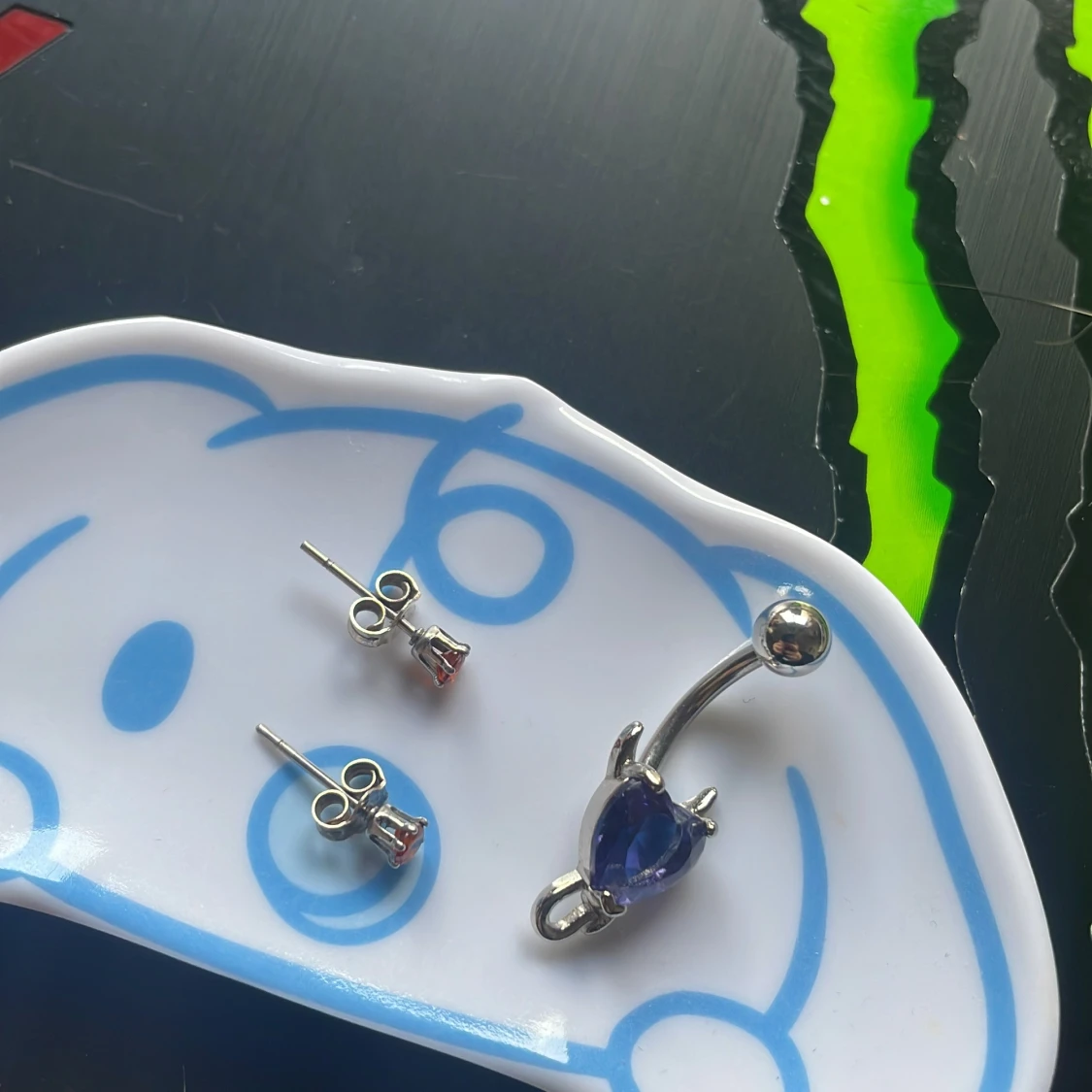  Hjärtnavelpiercing och örhängen - 1