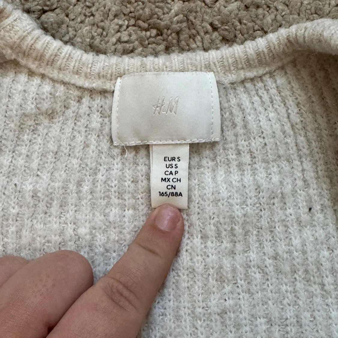 Beige stickad tröja från H&M - 1