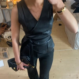 Topp - SUPER snygg!! Tryck gärna på köp nu❤️❤️