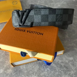 Bälte  - Bälte stl:105 inge box följer med 