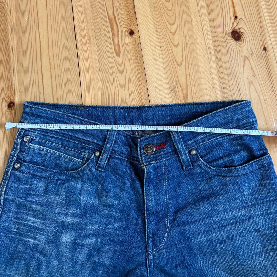 Blå bootcut jeans från Levi's - 2
