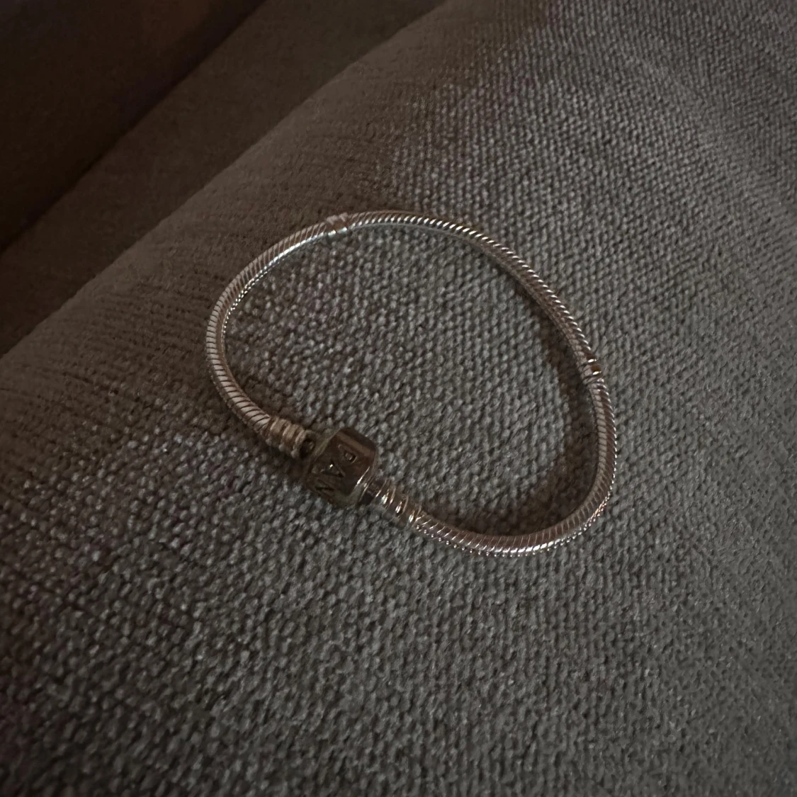 Silverfärgat pandoraarmband - 1