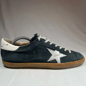 Golden goose superstars - Säljer ett par snygga skor för en billig peng. Dom är i storlek 40 men passar även 41