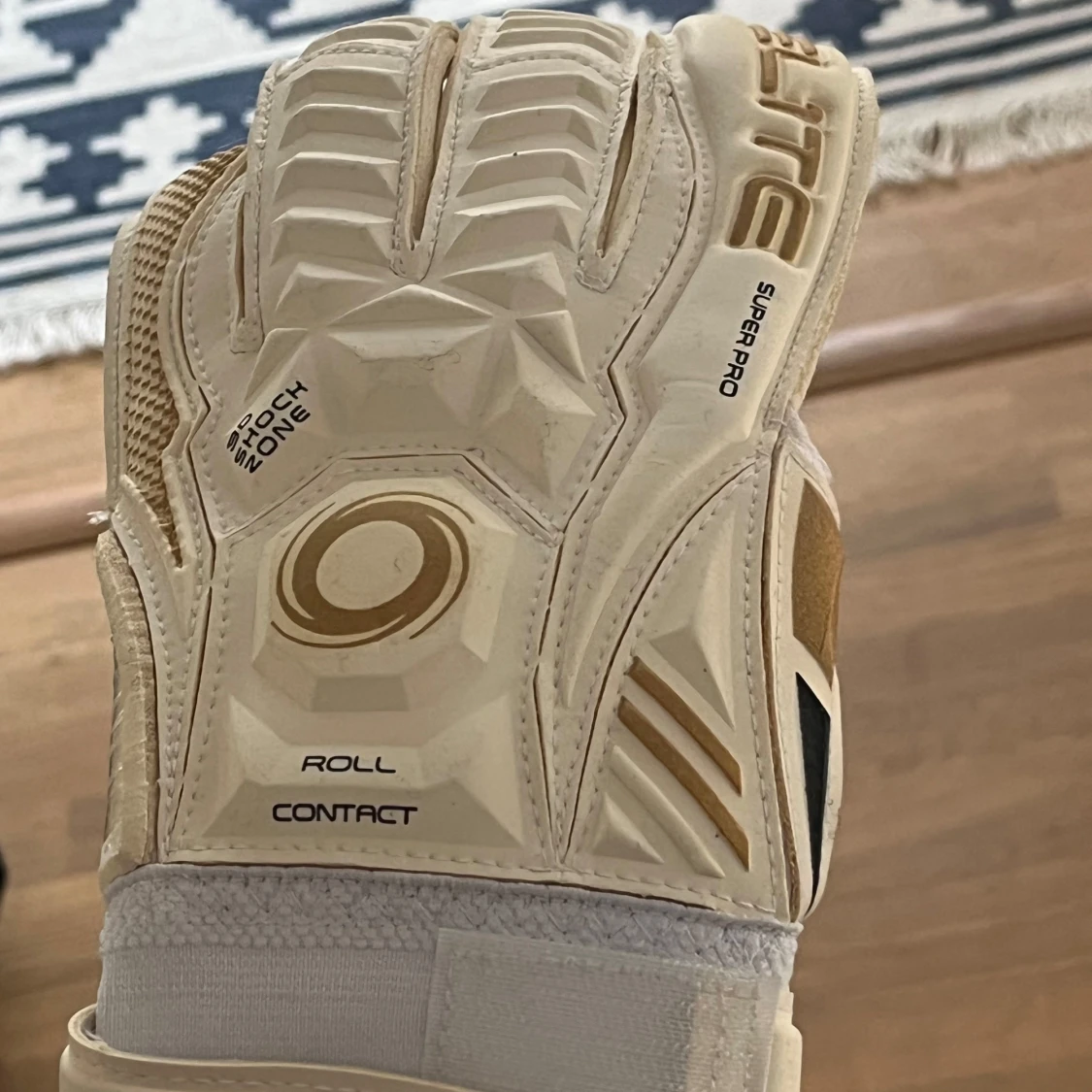 Vita målvaktshandskar från Elite Sport - 4