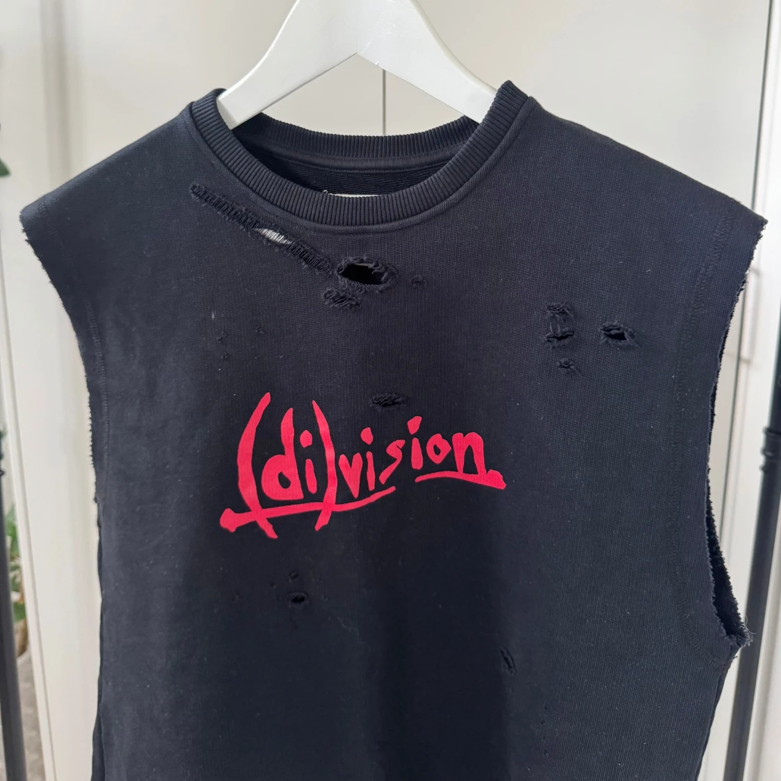 Svart ärmlös topp från Division - 1