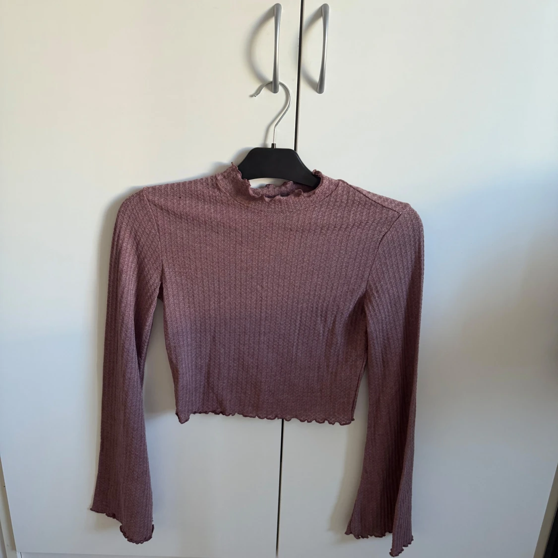 Rosa ribbad croppad topp